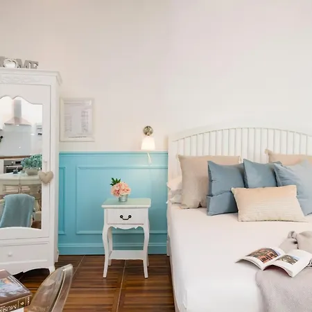 Capo Le Case, Romantic Flat Near Spanish Steps 아파트 로마