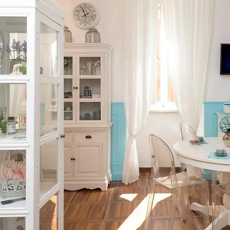 Capo Le Case, Romantic Flat Near Spanish Steps 아파트