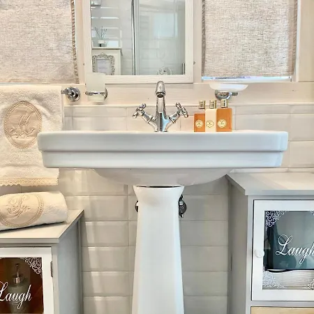 Capo Le Case, Romantic Flat Near Spanish Steps 로마