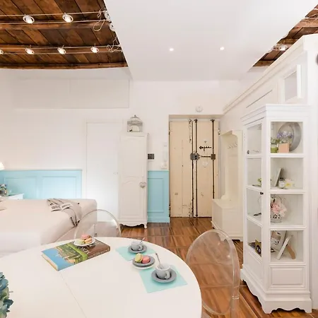 Capo Le Case, Romantic Flat Near Spanish Steps Daire