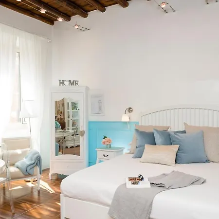 Capo Le Case, Romantic Flat Near Spanish Steps Daire *
