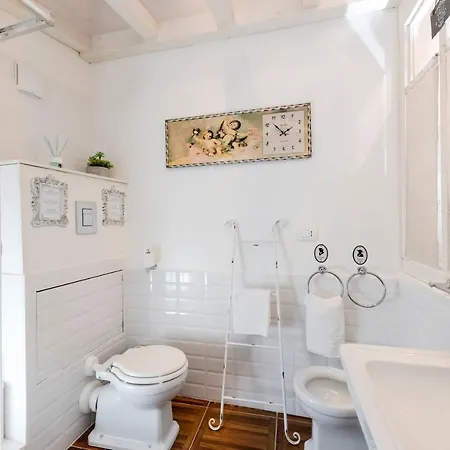 Capo Le Case, Romantic Flat Near Spanish Steps