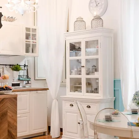 Capo Le Case, Romantic Flat Near Spanish Steps